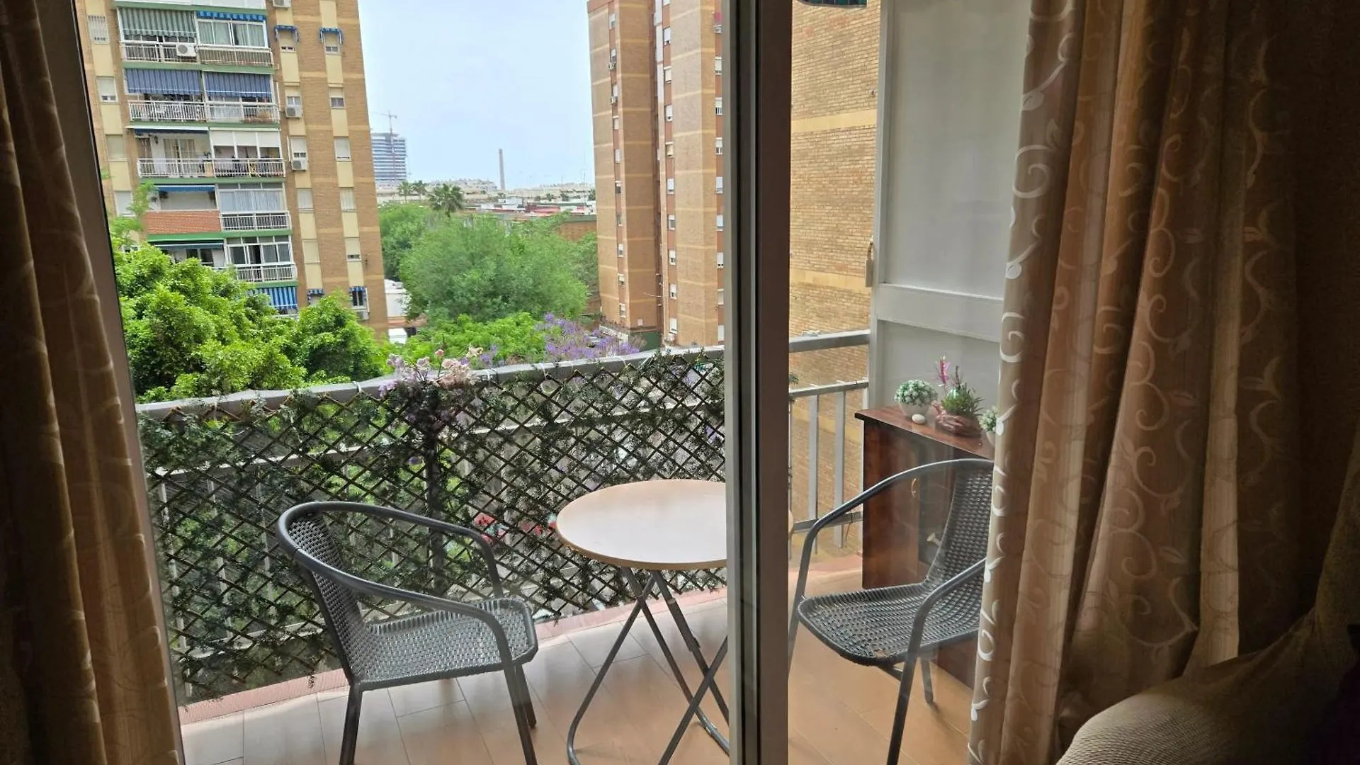 Comfortable Apartment In Malaga With Balcony And City View 81 M²